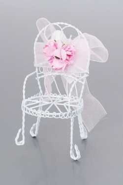 Nikahseker Metallstuhl Weiß mit Rosa Blume und Tüllschleife 